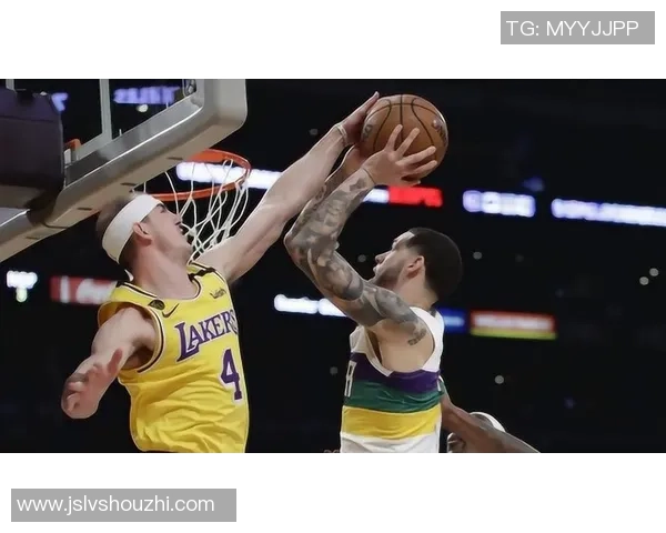 单刀时刻:足球球星突破防线的瞬间与精彩解说全记录